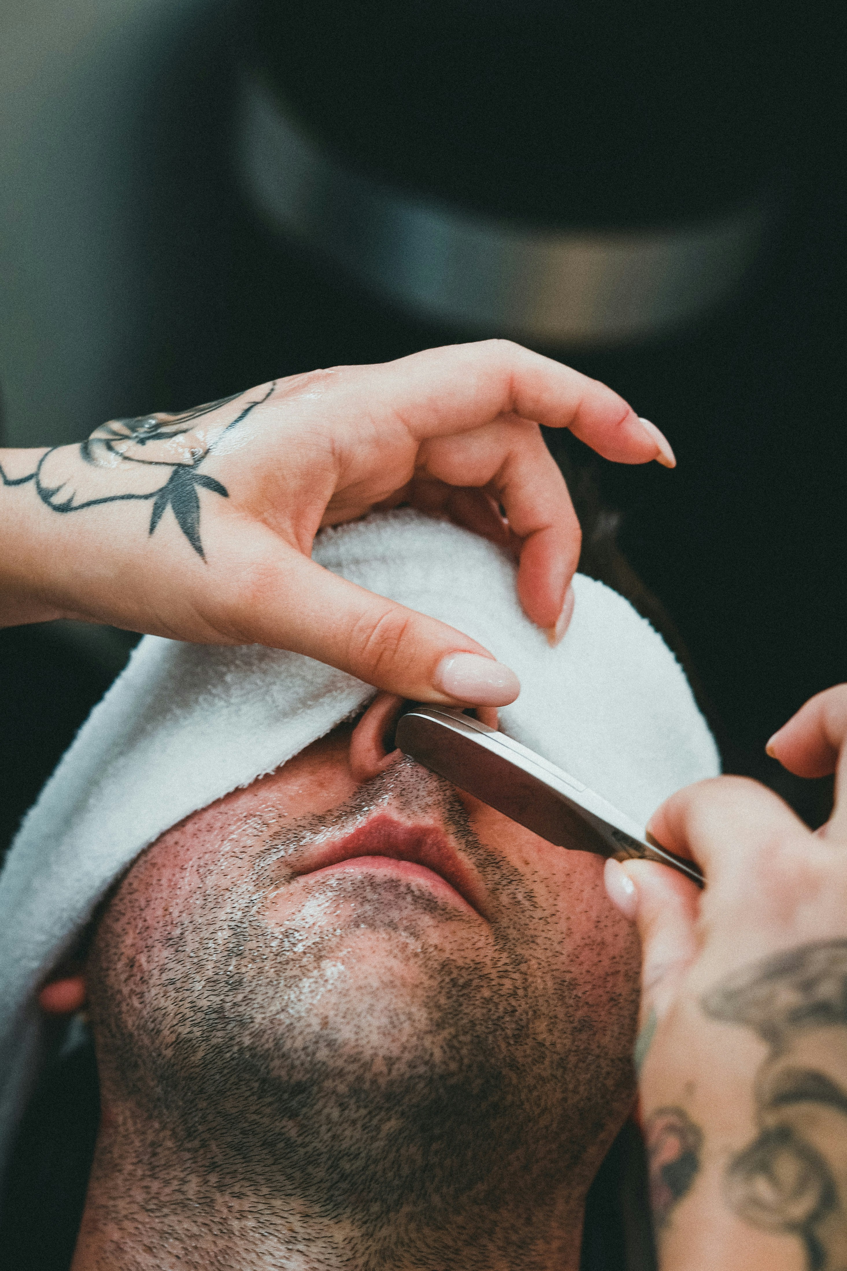 Straight razor hot towel shave